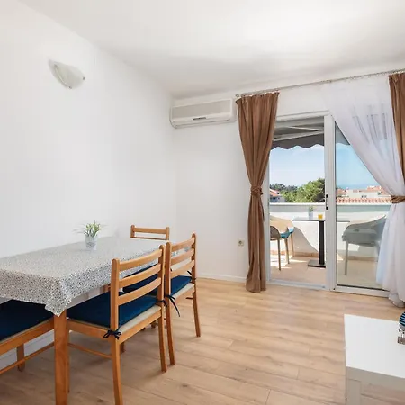 Magnolia Center Makarska