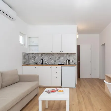 Magnolia Center מאקרסקה